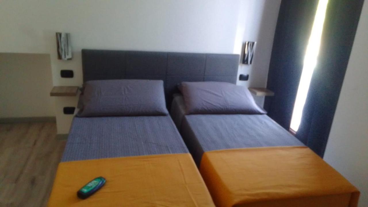 Poste Regie - Milan Guest House Værelse billede